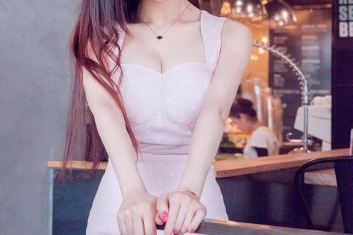 红毯上的尴尬：国内女明星的“花式”失误与国际反思